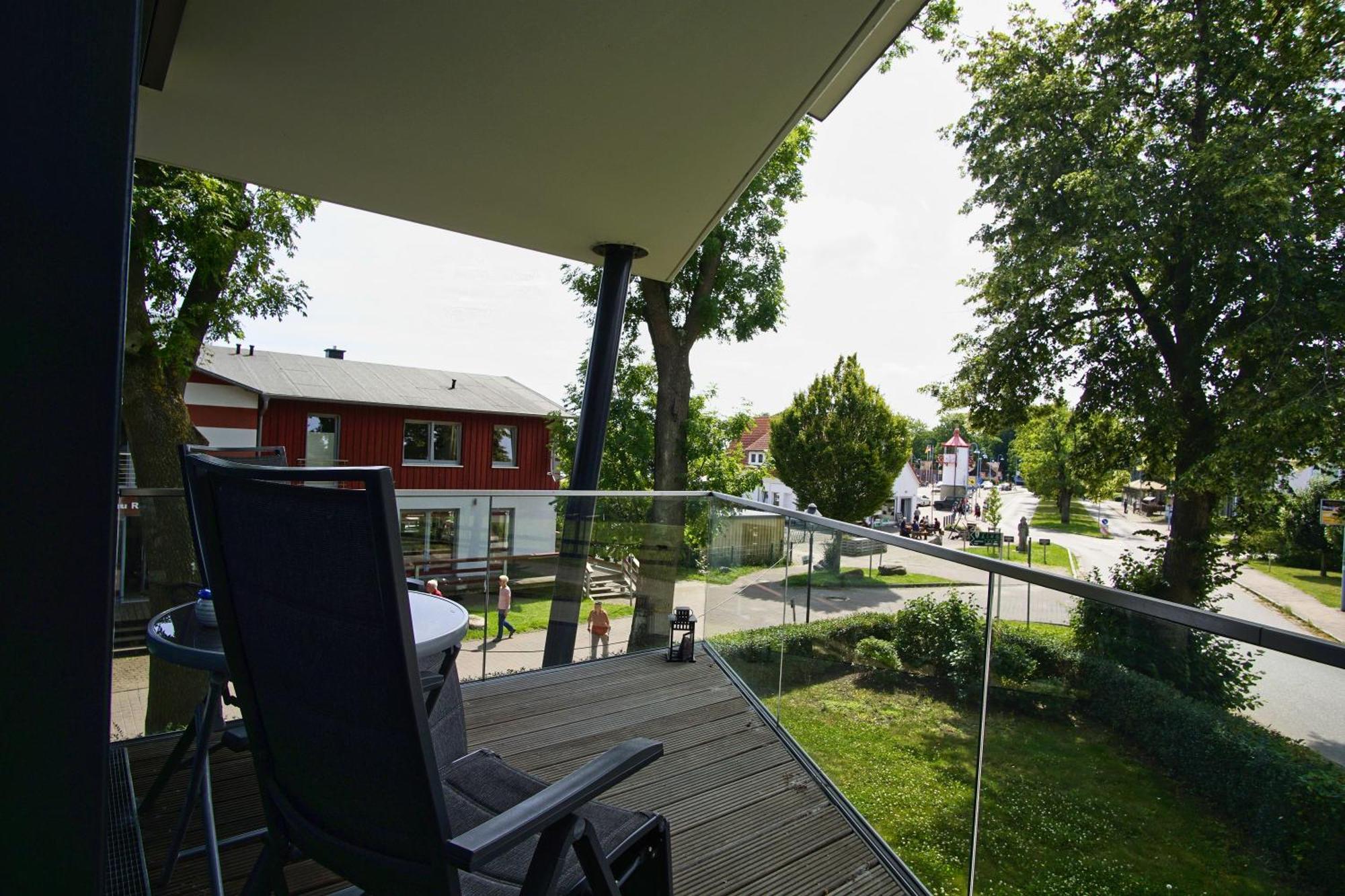 Haus Hafenkieker Fewo 08 - Balkon, Hafenblick Putbus Luaran gambar