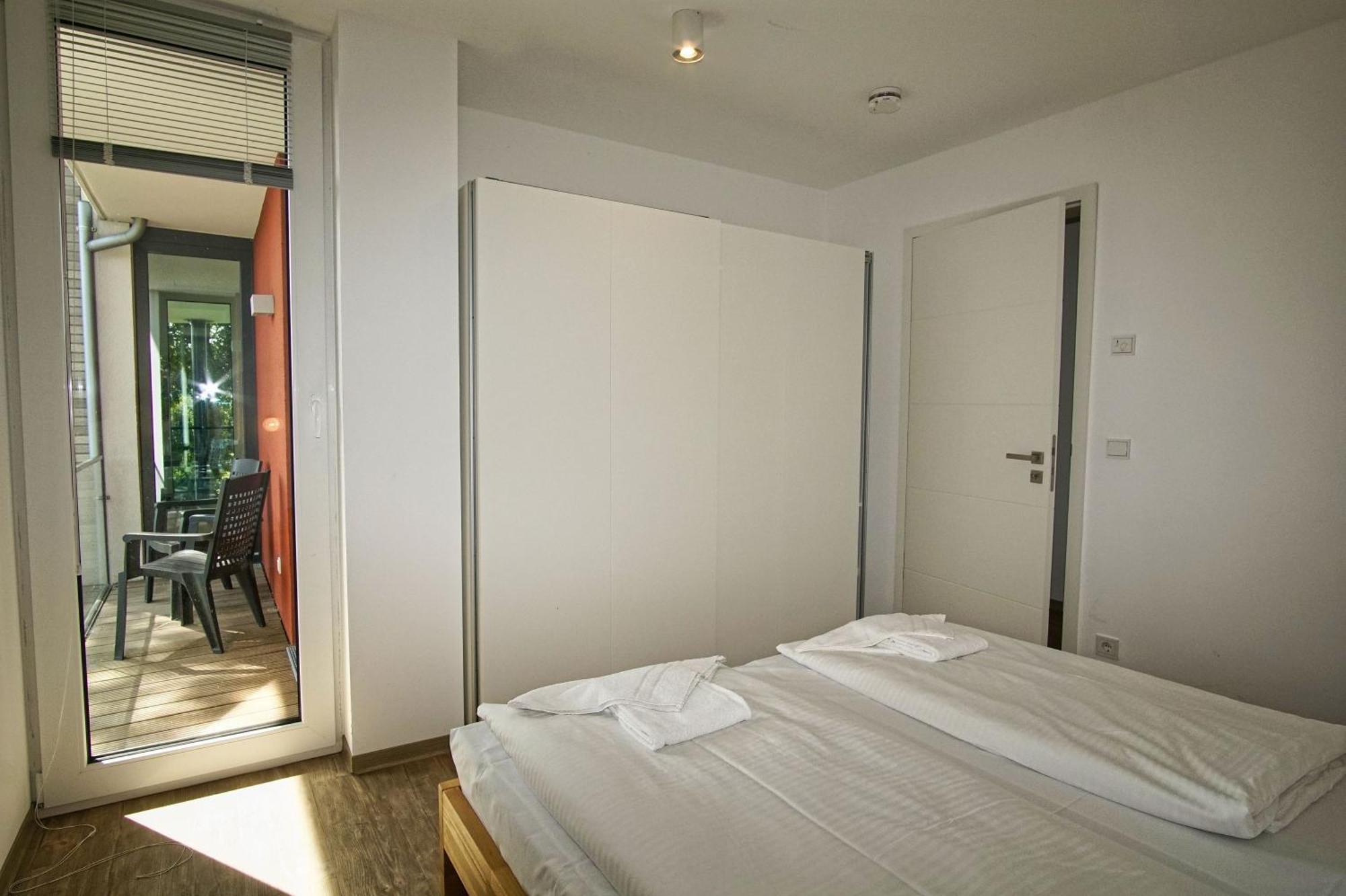 Haus Hafenkieker Fewo 08 - Balkon, Hafenblick Putbus Luaran gambar