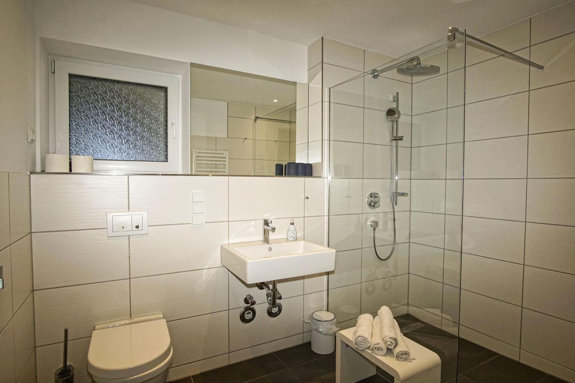Haus Hafenkieker Fewo 08 - Balkon, Hafenblick Putbus Luaran gambar