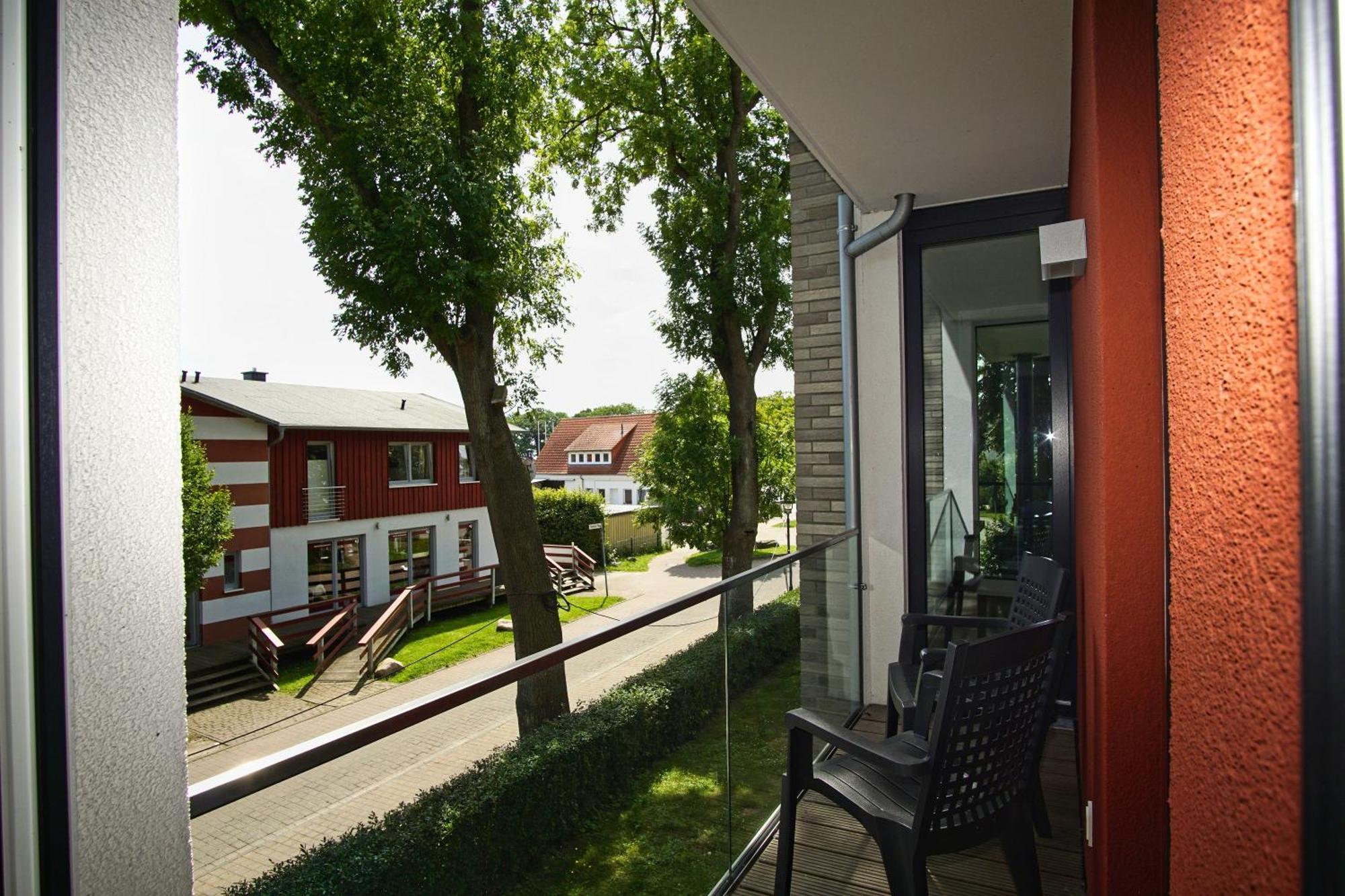 Haus Hafenkieker Fewo 08 - Balkon, Hafenblick Putbus Luaran gambar